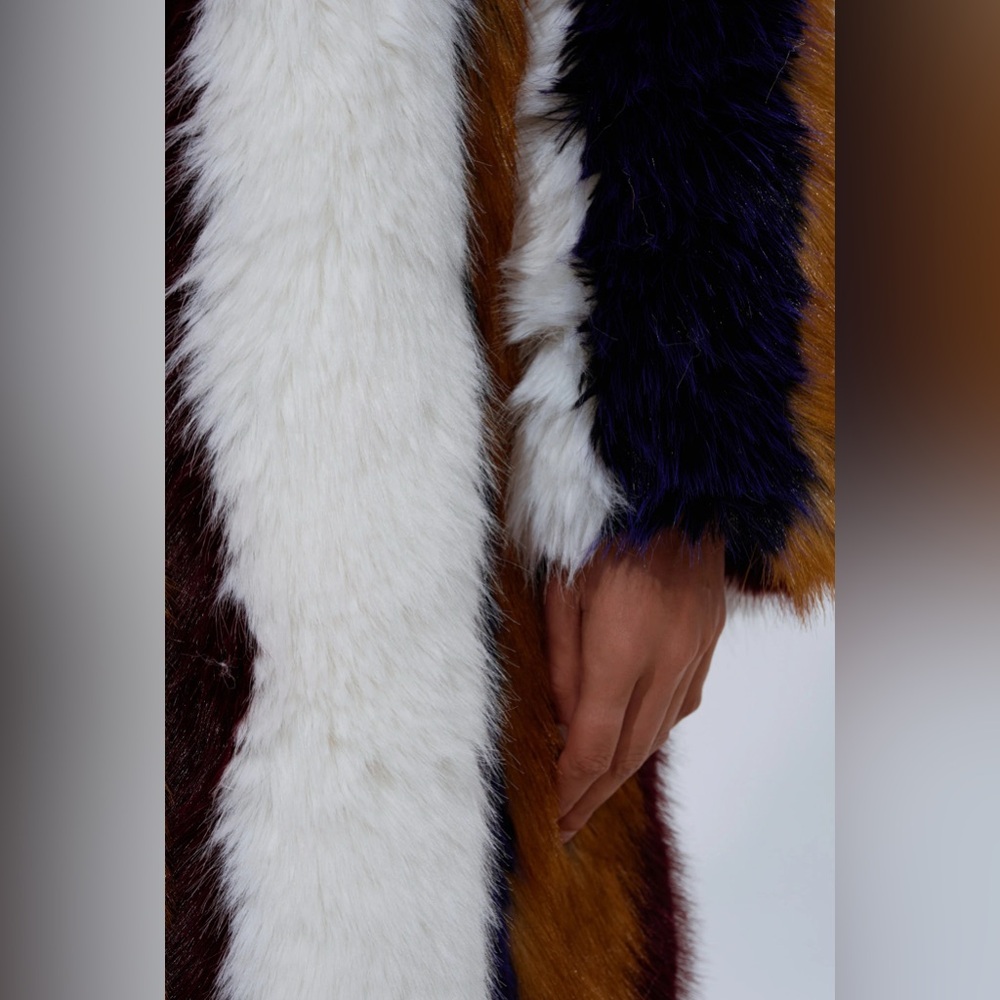 NWT AKIRA Striped Faux Fur Coat 1X/2X - Picture 8 of 11
